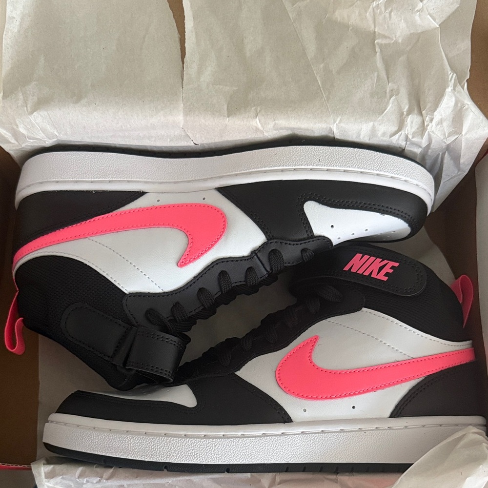 Nike Black and Pink Court Borough NWT
